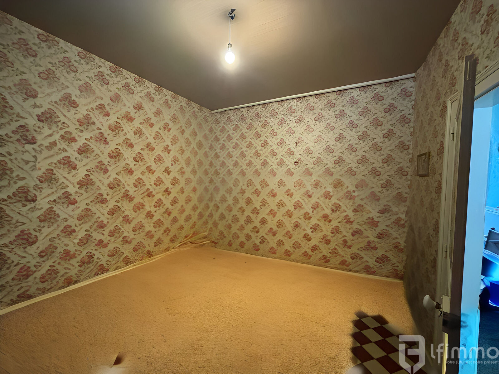 Jolie Maison pleine de charme à rénover  à Sours - Img 2442 - furniture removed - 0