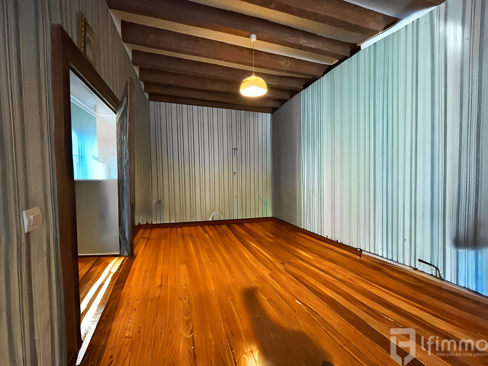 Jolie Maison pleine de charme à rénover  à Sours - Img 2444 - furniture removed - 0