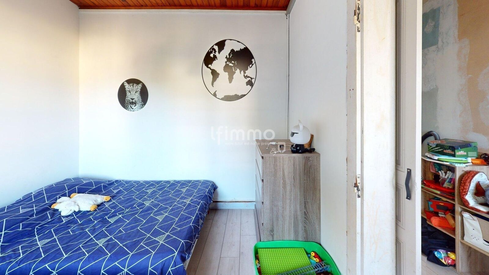 Maison familiale avec grange et vaste terrain  - Maison-familiale-bedroom 1