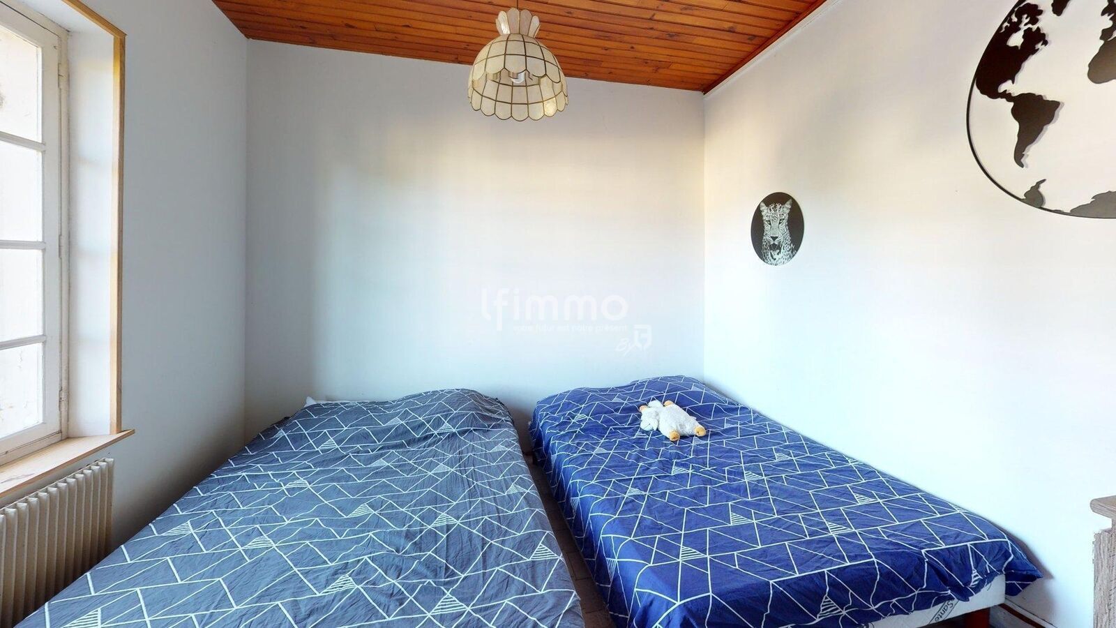 Maison familiale avec grange et vaste terrain  - Maison-familiale-bedroom 5