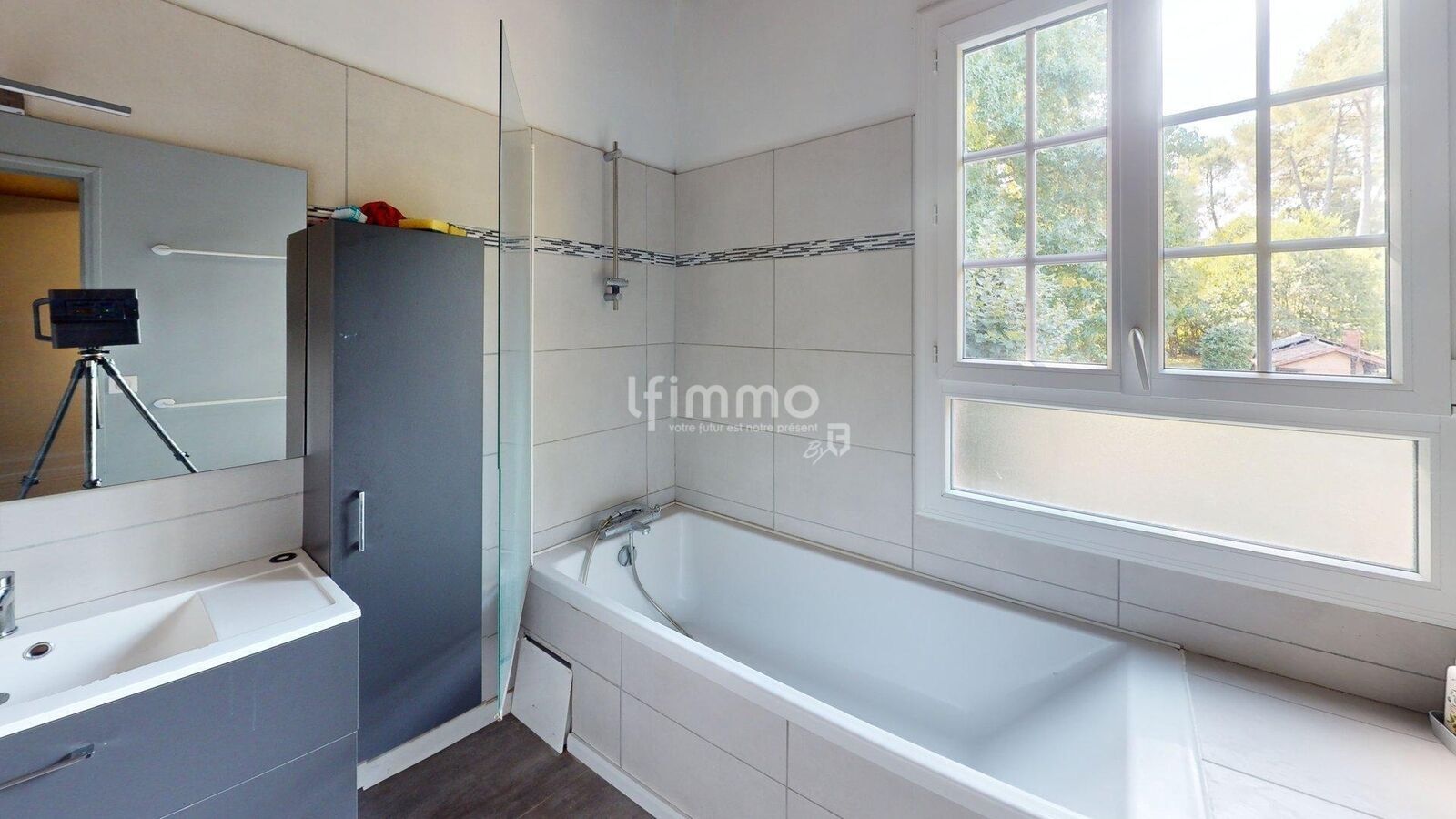 Maison familiale avec grange et vaste terrain  - Maison-familiale-bathroom