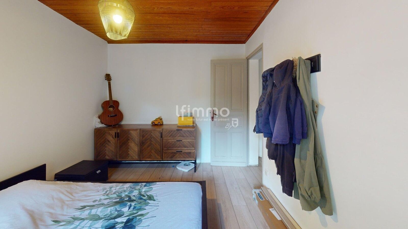 Maison familiale avec grange et vaste terrain  - Maison-familiale-bedroom 7