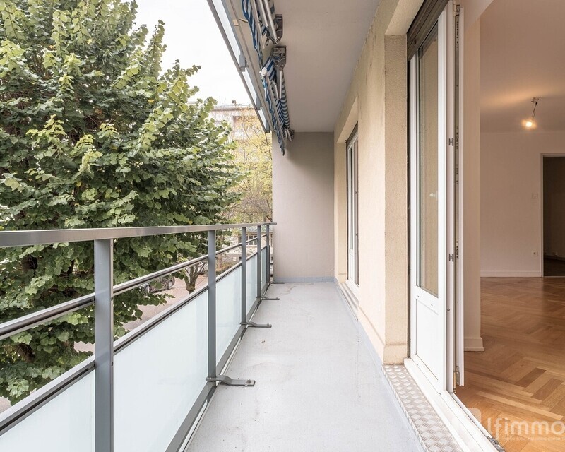 TB F5 de 102m² avec balcon, cave et garage  - Photo  balcon  f5  sxb  robertsau