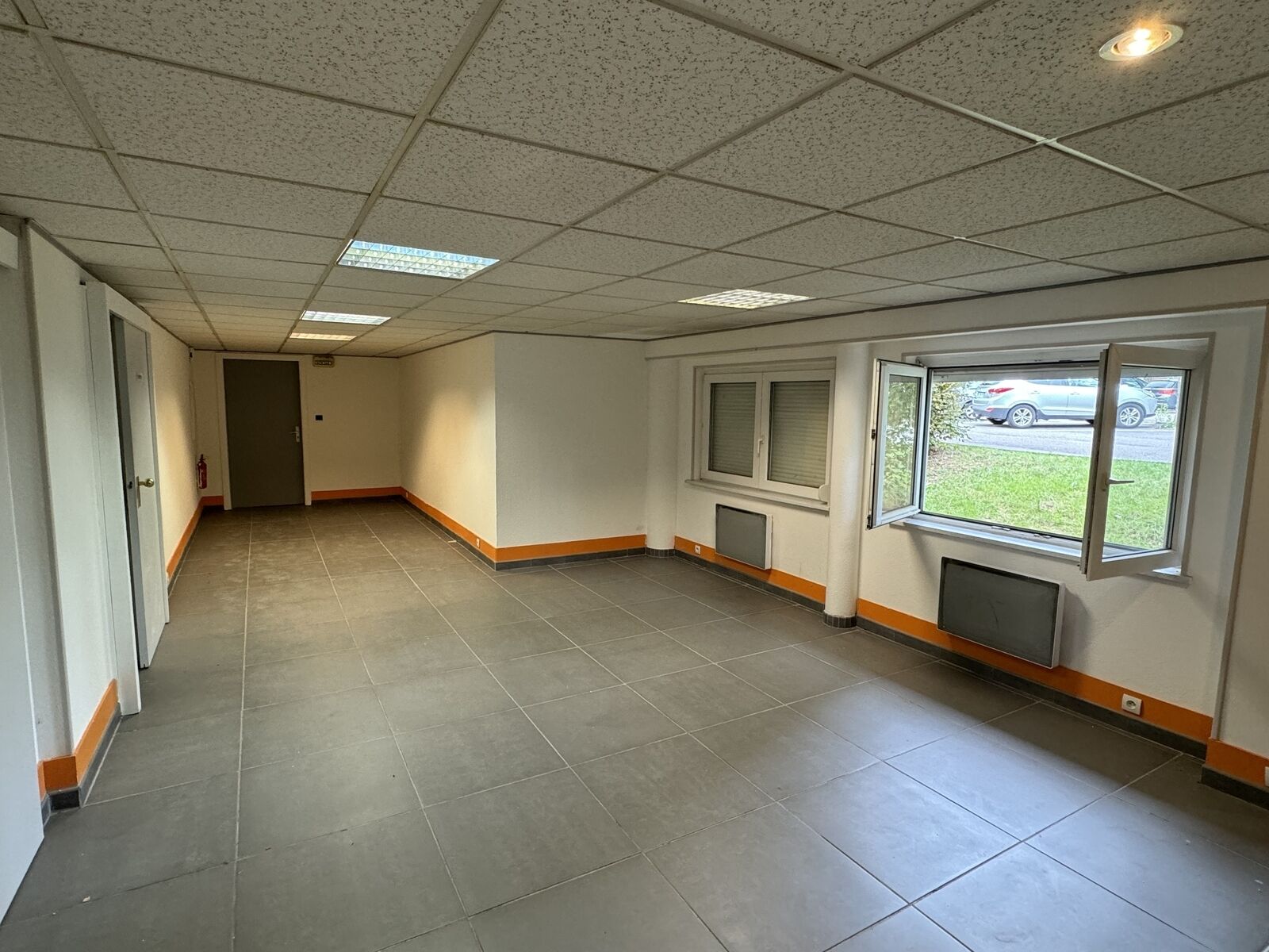 Locaux professionnels, 4 vastes pièces 68170 Rixheim - #rbmimmo #lfimmo #rixheim