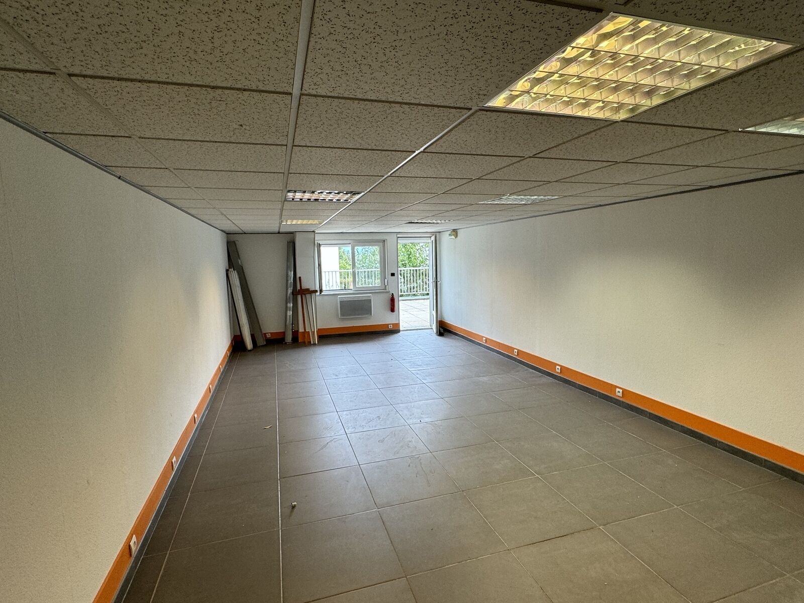 Locaux professionnels, 4 vastes pièces 68170 Rixheim - #rbmimmo #lfimmo #rixheim