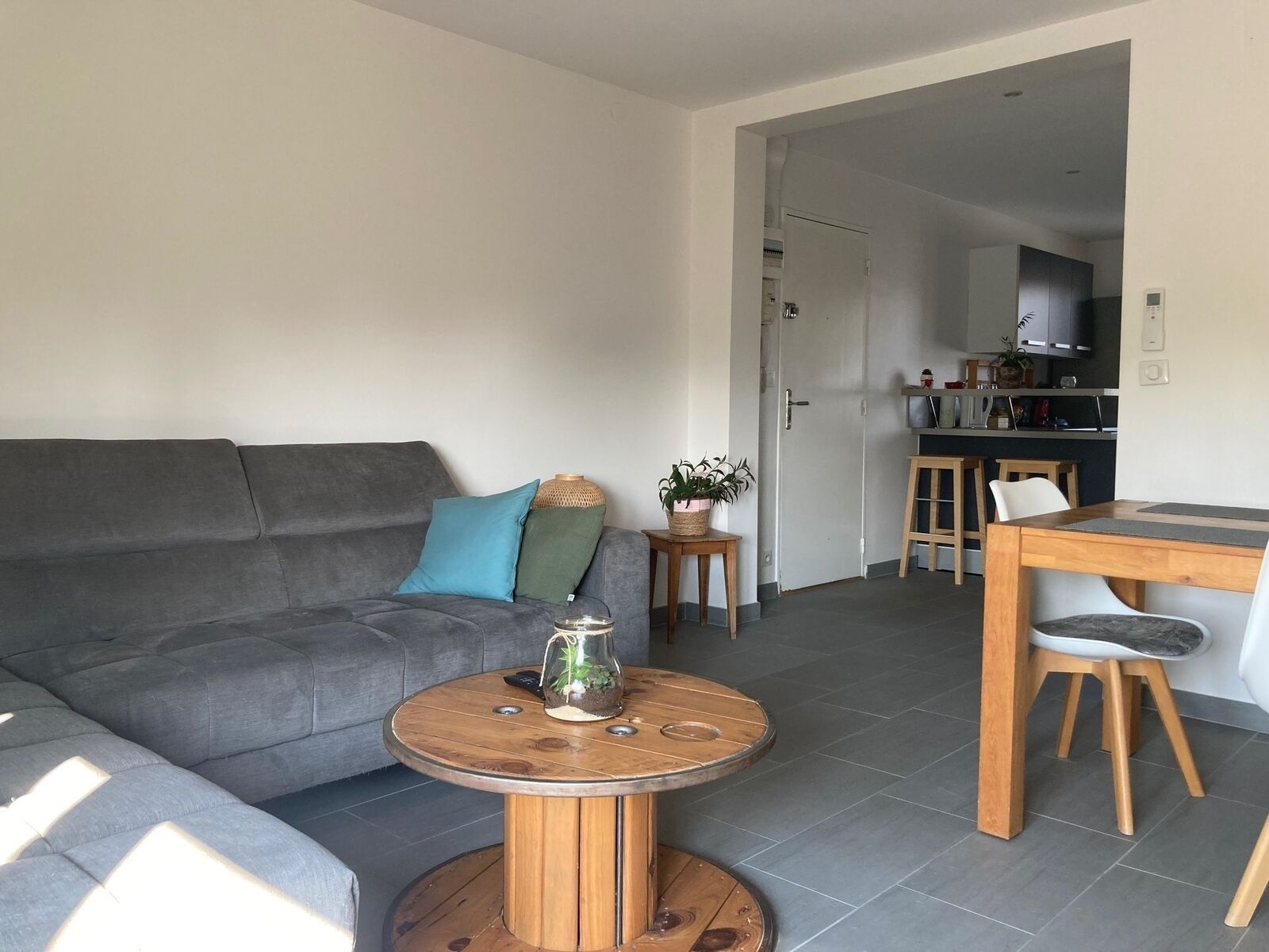 Appartement F3, très lumineux, Proche des commerces. - Photo 6