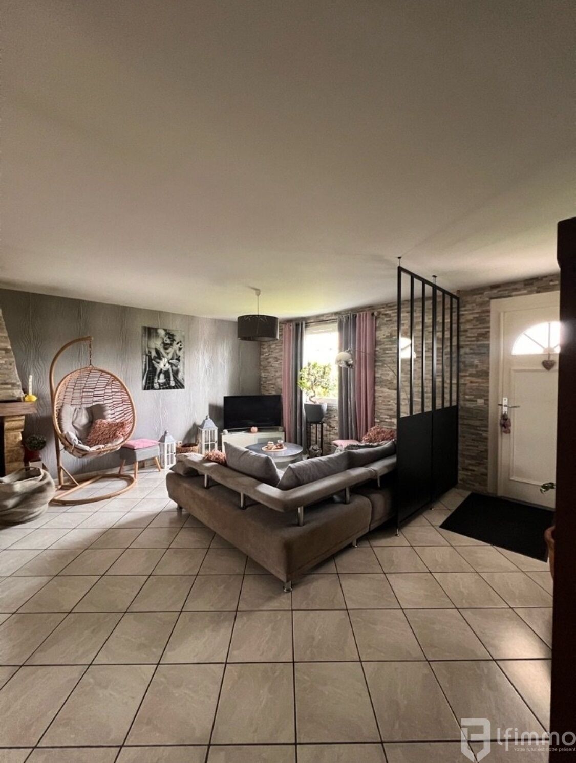 Sous Compromis : Maison de Plain-Pied, dans un Quartier Résidentiel. - 289dd16d-78b7-4d3f-9c7c-8df453c241fd