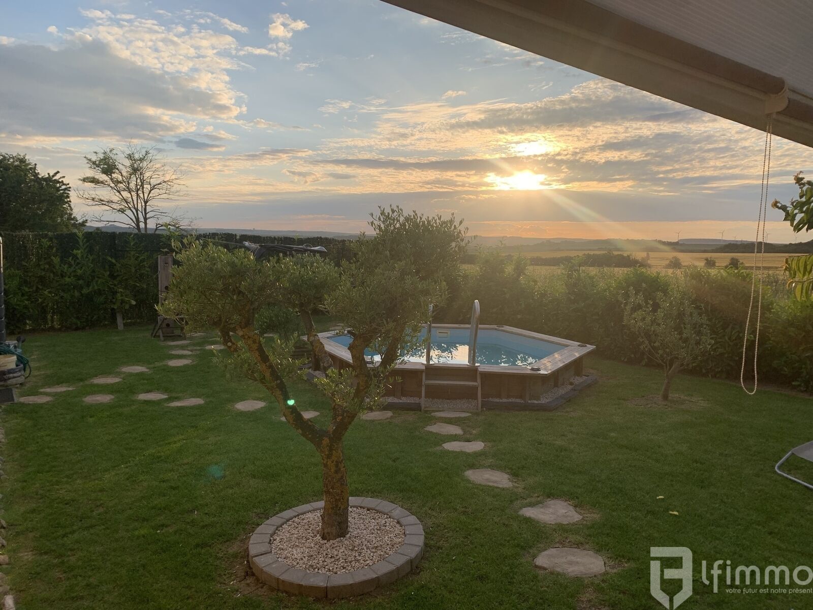 Sous Compromis : Maison de Plain-Pied, dans un Quartier Résidentiel. - E69e80cc-3b05-412e-9a10-1ee70d541a58