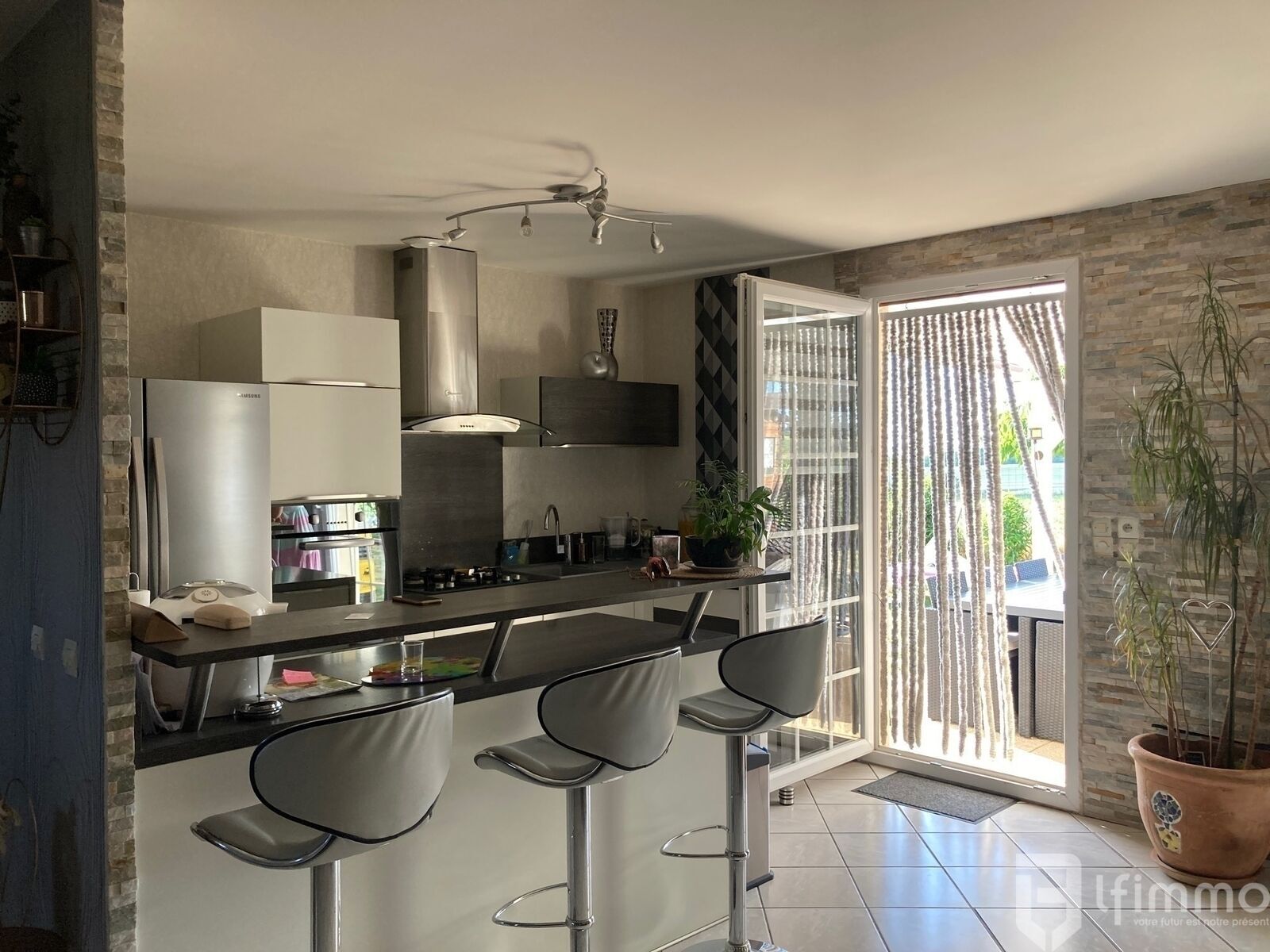 Sous Compromis : Maison de Plain-Pied, dans un Quartier Résidentiel. - A93d494a-daf0-4b67-8350-78ed9c08d80c