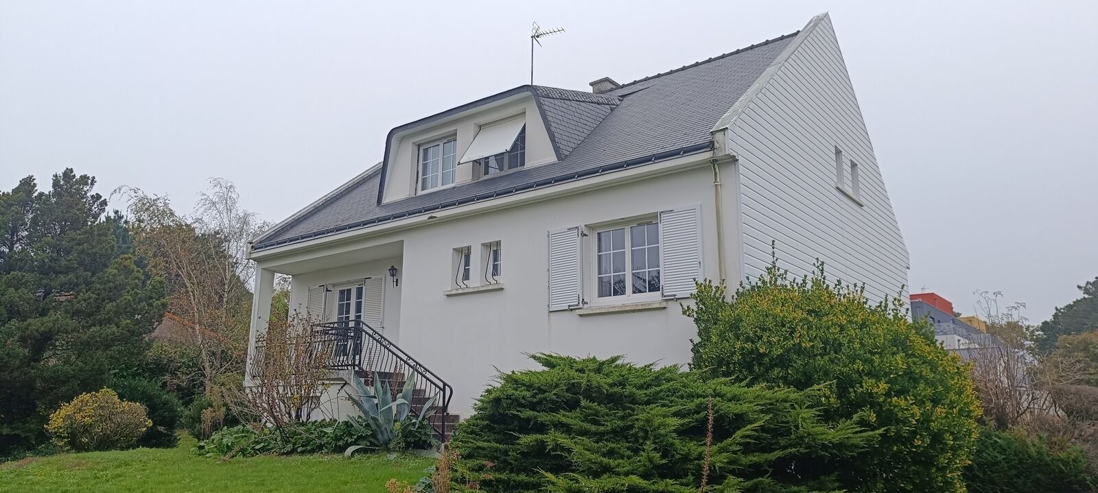 Maison 299m² au sol à rénover - Img 20241030 130540