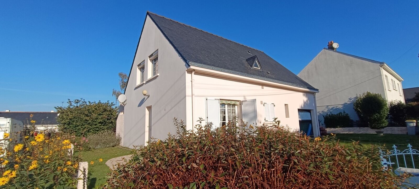 Maison 3 chambres + bureau + garage + terrasse + jardin - Img 20241004 095853