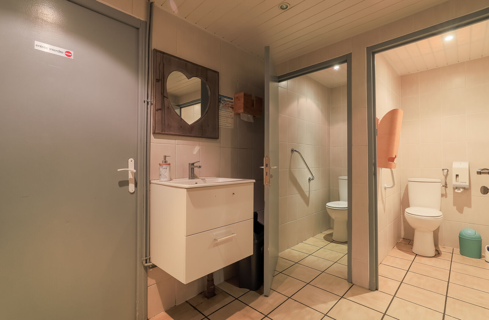 Fond de commerce.  - Mg 2245