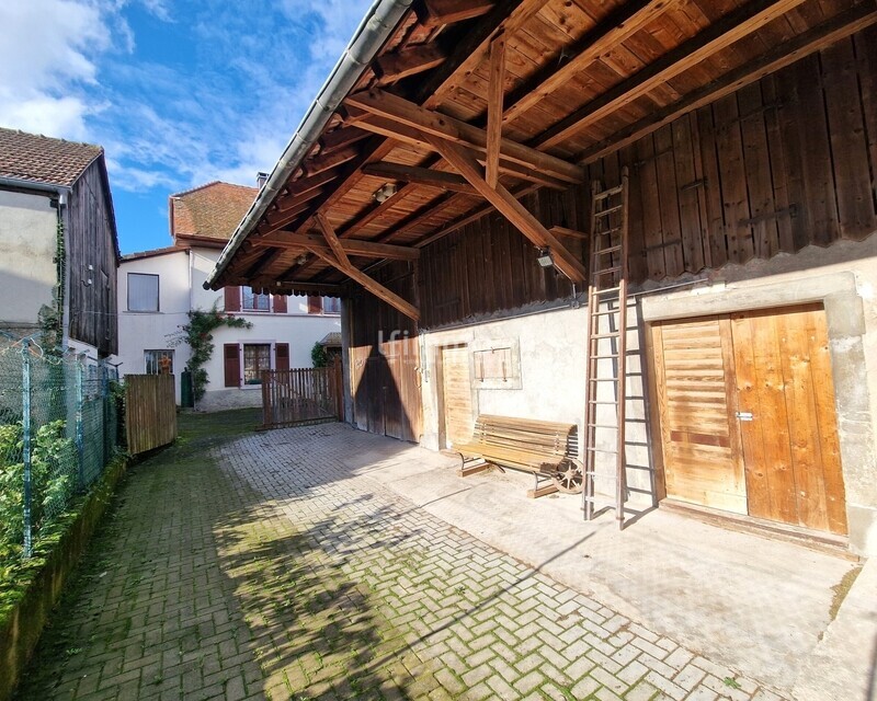 Belle propriété à rénover avec dépendances à prix attractif - 02  2