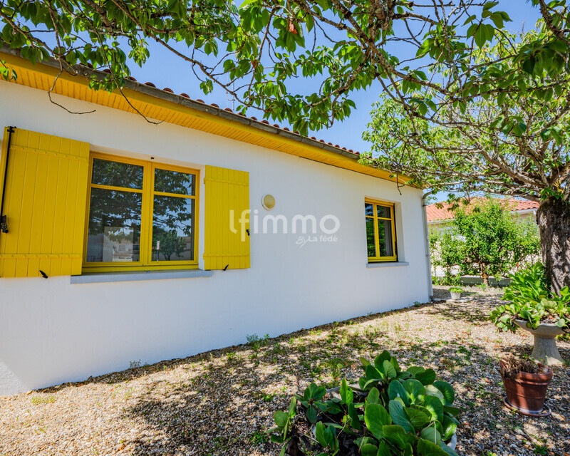 Maison individuelle de plain-pied avec 2 garages - 26-0562-cl-0037
