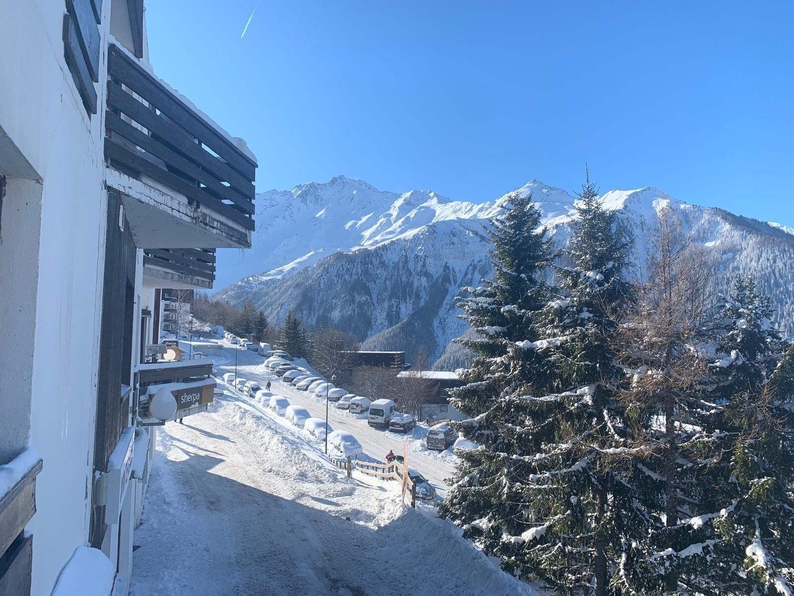 futur F4 au pied des pistes à Peisey nancroix - Cote montagne