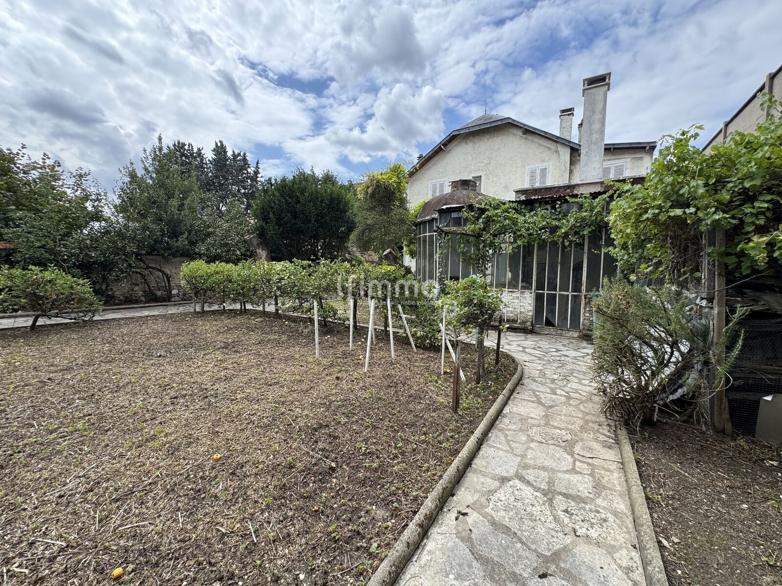 Champigny sur Marne - Mairie - Ensemble Immobilier de 400m² sur 909m² - Img 1407