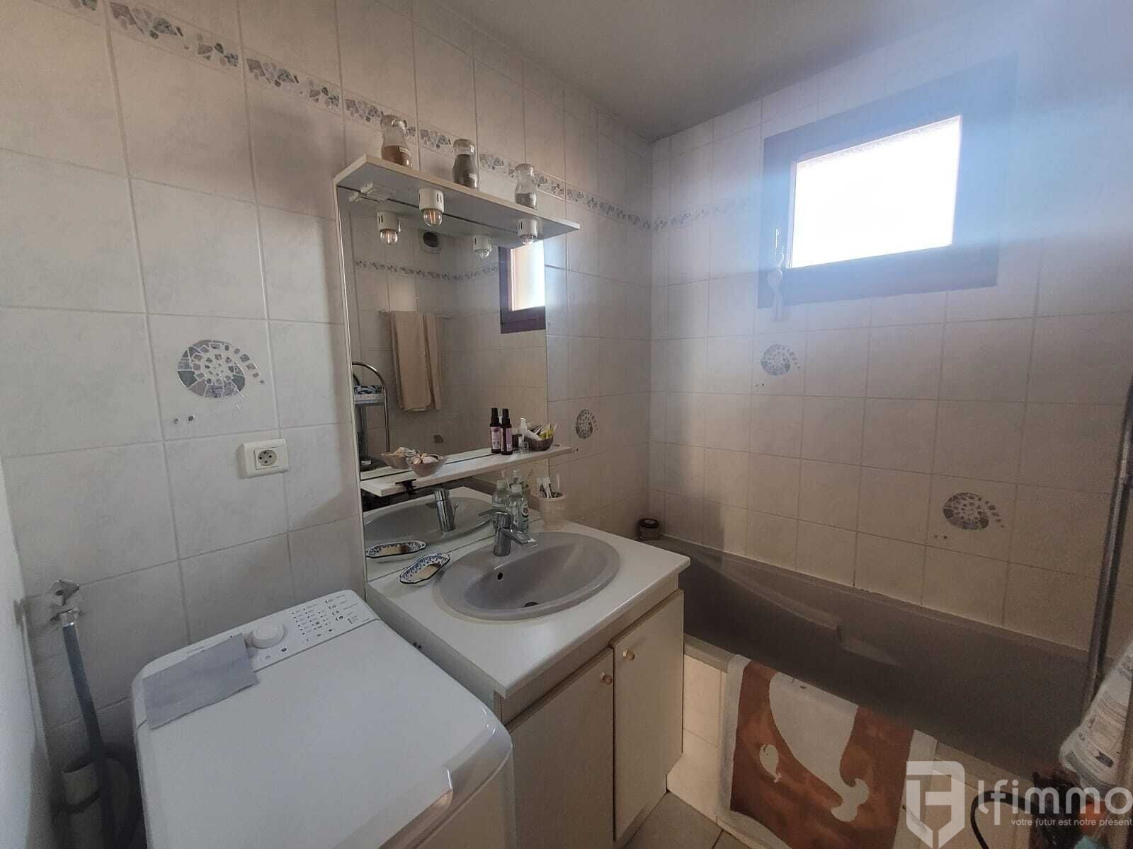 Appartement F3 avec garage, cave et balcon - 1a35f64d-8ae4-484f-b6fa-4e97365bfdd0