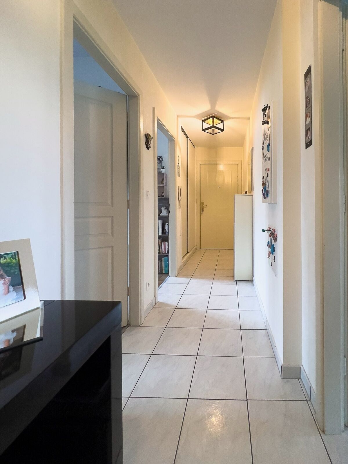 Appartement 3 pièces avec balcon, grand garage et cave - Img 20241023 193857