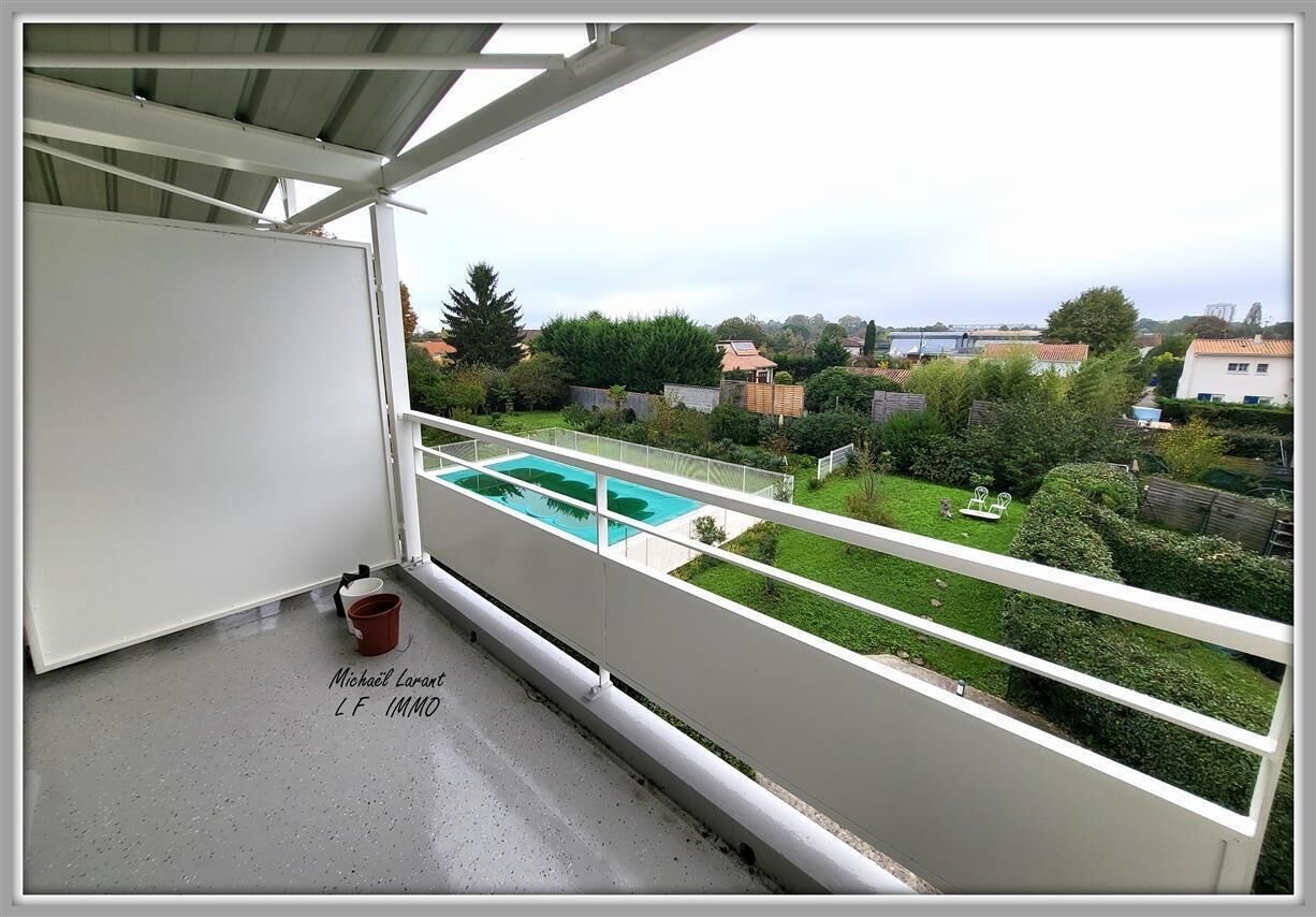 Eysines Appartement T3 avec parking et piscine - 20241023 101407-001