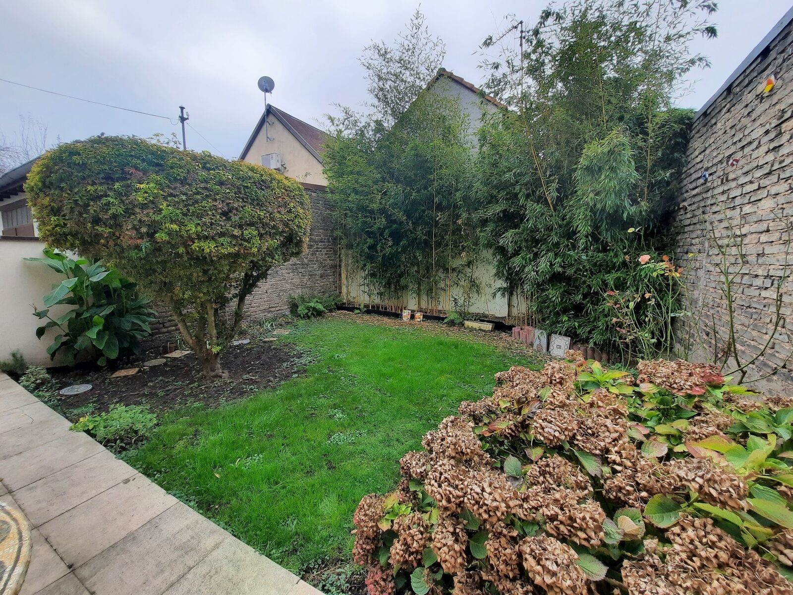 Chaleureuse maison de 7 pièces de 168 m² environ.  - 20241105 112406