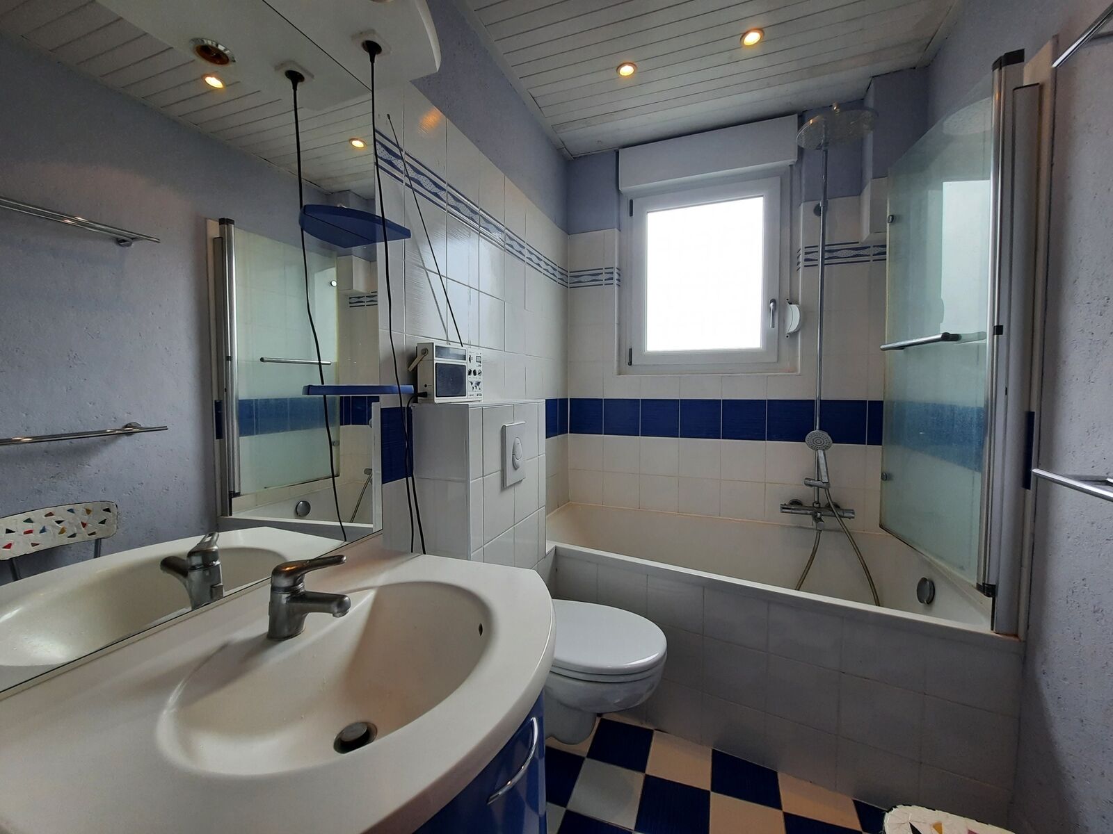 Chaleureuse maison de 7 pièces de 168 m² environ.  - 20241105 104636