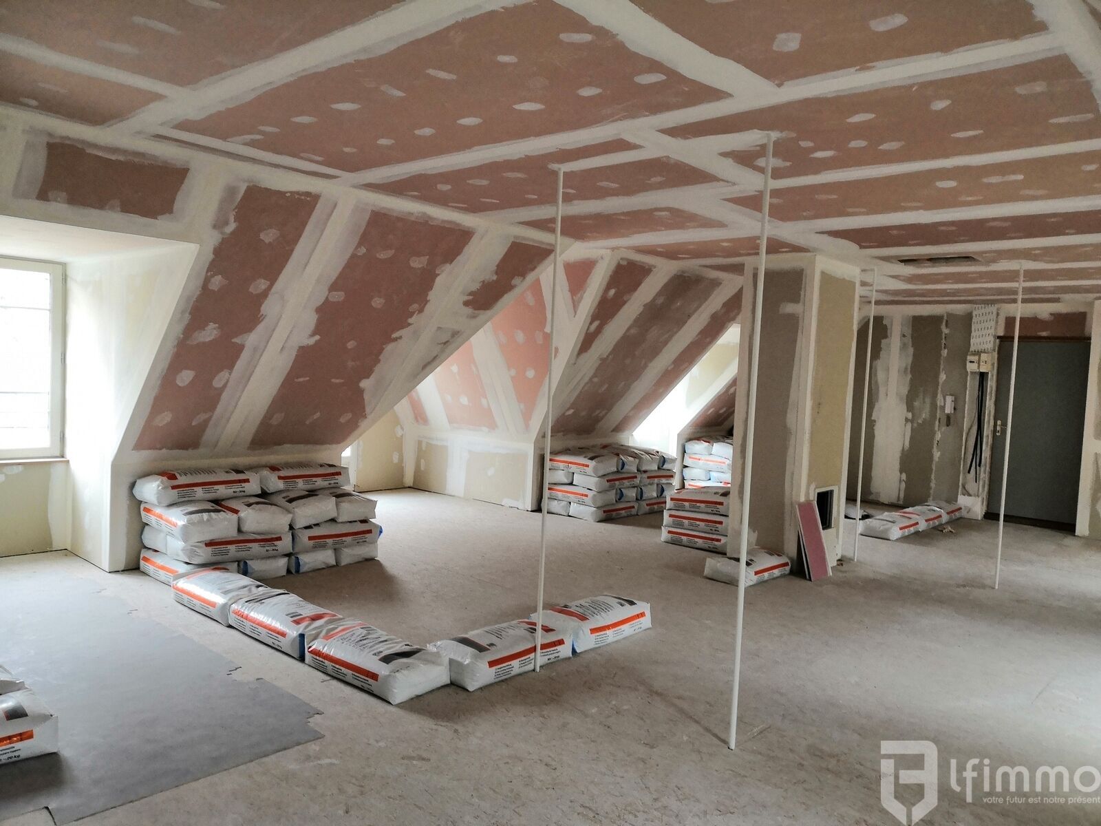 Trop tard ! Vendu ! - 2 fenêtres et 1 porte-fenêtre à l'Est