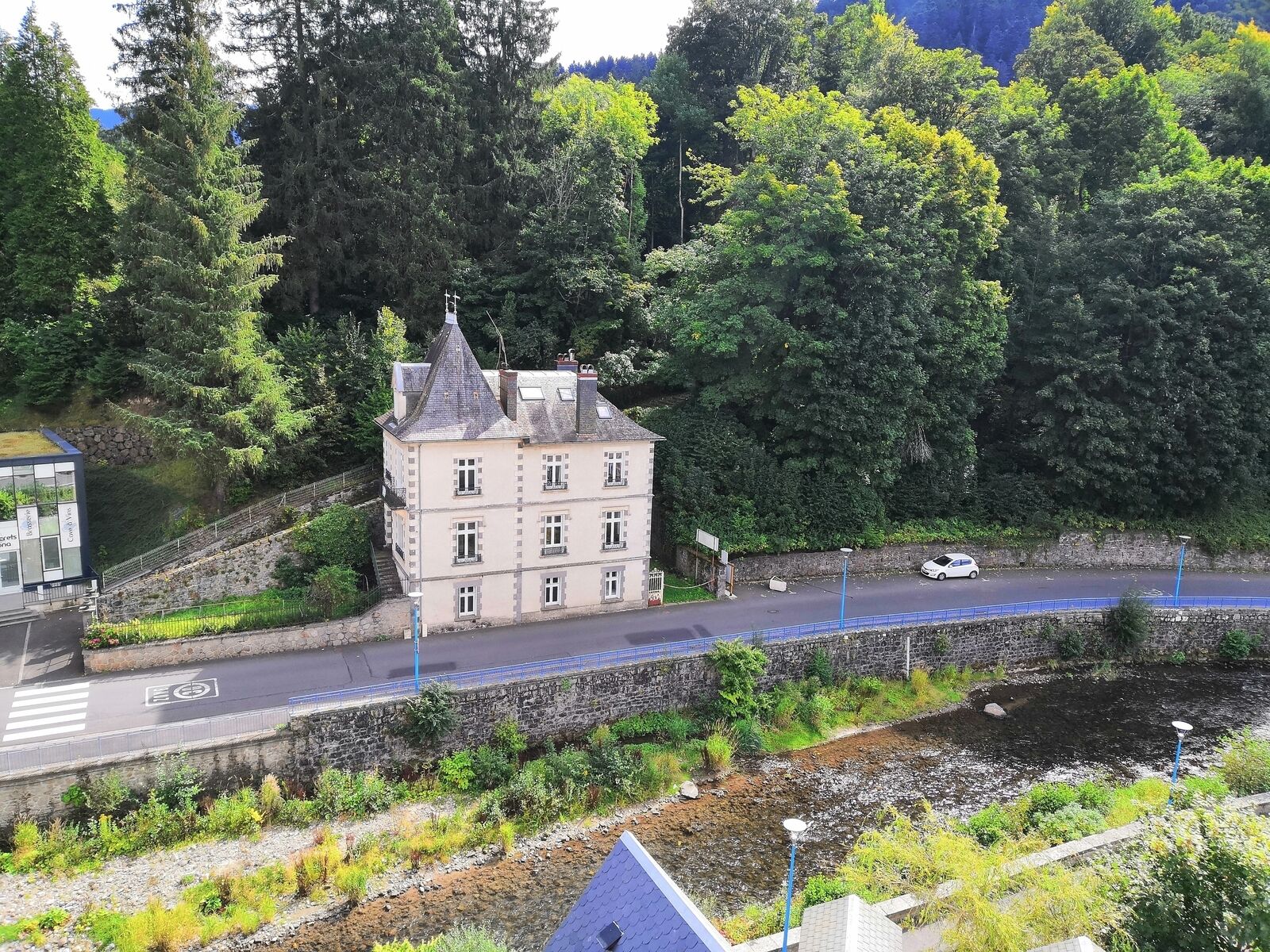 Trop tard ! Vendu ! - Vue Sud-Ouest sur la Dordogne et les collines