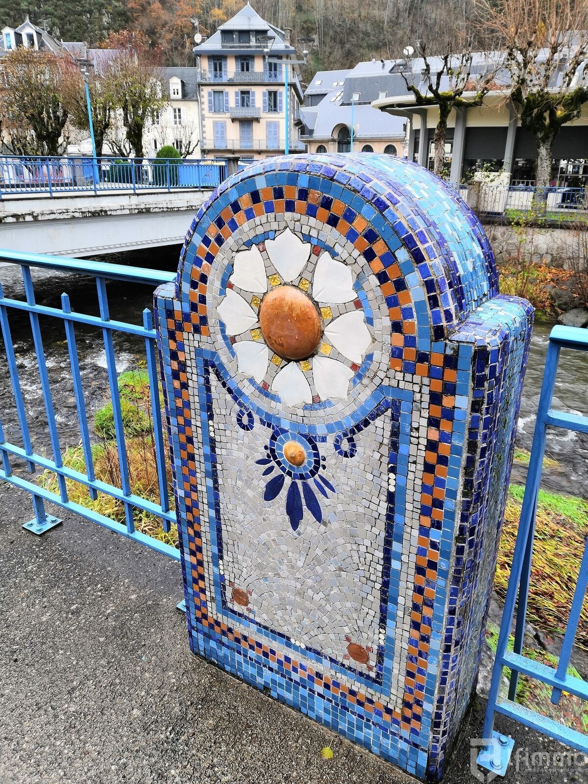 Trop tard ! Vendu ! - Belle balustrade en bordure de la Dordogne
