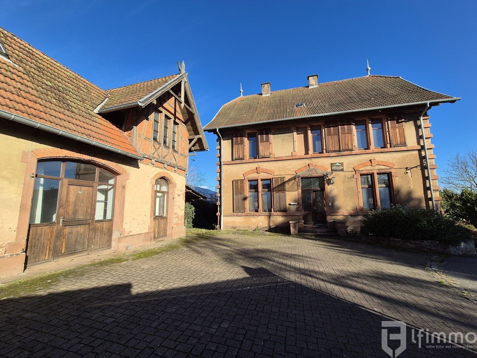 Ensemble immobilier d'environ 373 m2 sur 24.25 ares à Ingwiller.  - 20241120 134818