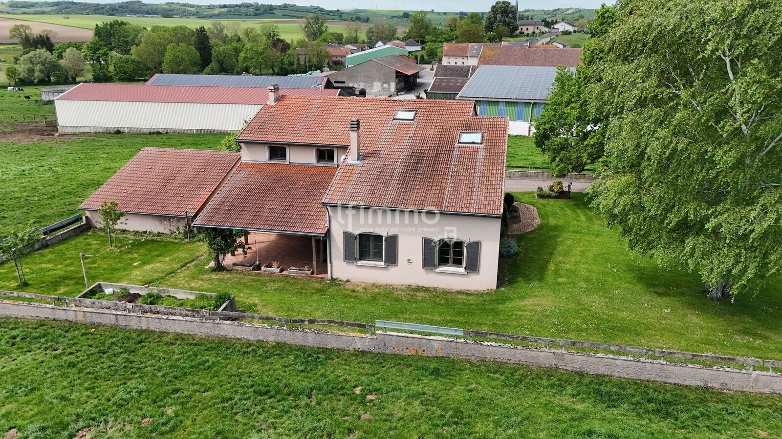 Maison Familiale, dans les Plaines Mosellanes. - Drone nouveau 1