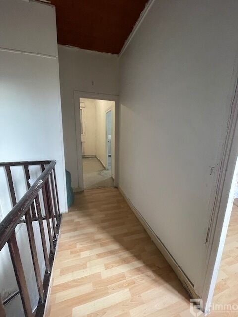 Centre ville - maison 85 m2 avec jardin - beau potentiel - Couloir