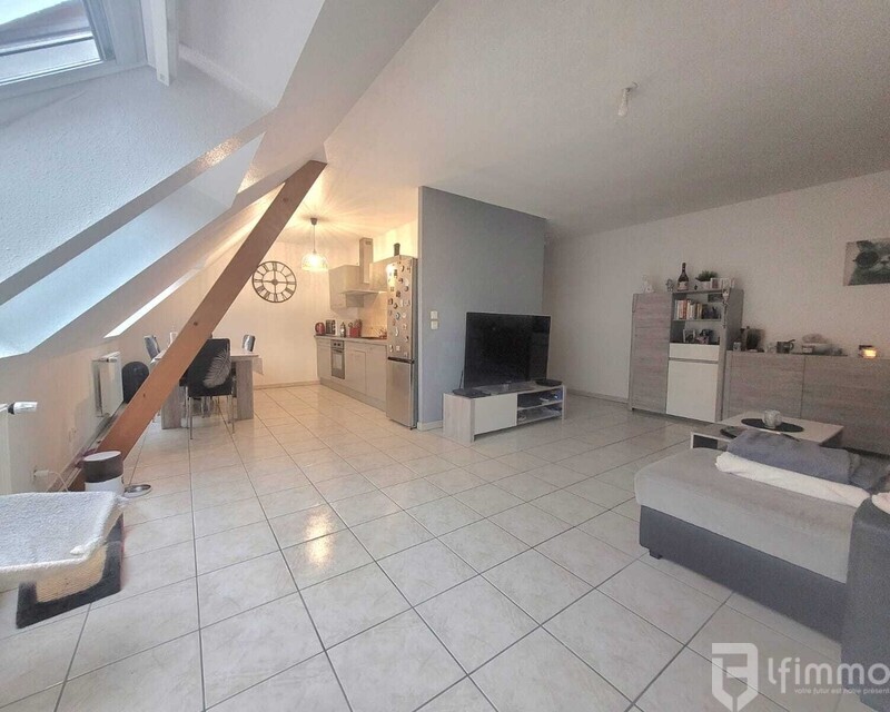 Appartement F2 avec Garage, Cave, et Balcon - 3005cdce-865e-455e-af77-236d04a83ced