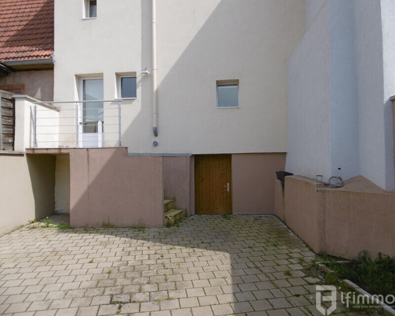 Maison 3 pièces de 62m2 avec une cour - P1000425