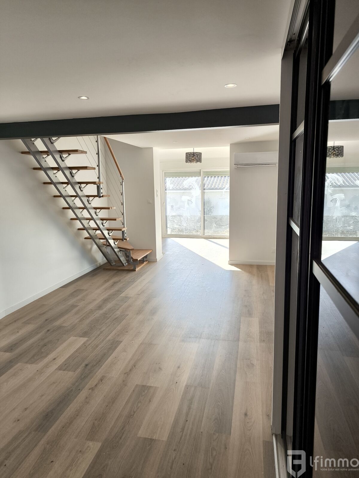 Maison de ville T3 avec terrasse et parking 175 000€ FAI - Img 20241122 114137