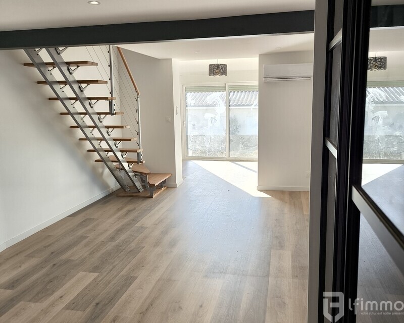 Maison de ville T3 avec terrasse et parking 175 000€ FAI - Img 20241122 114137