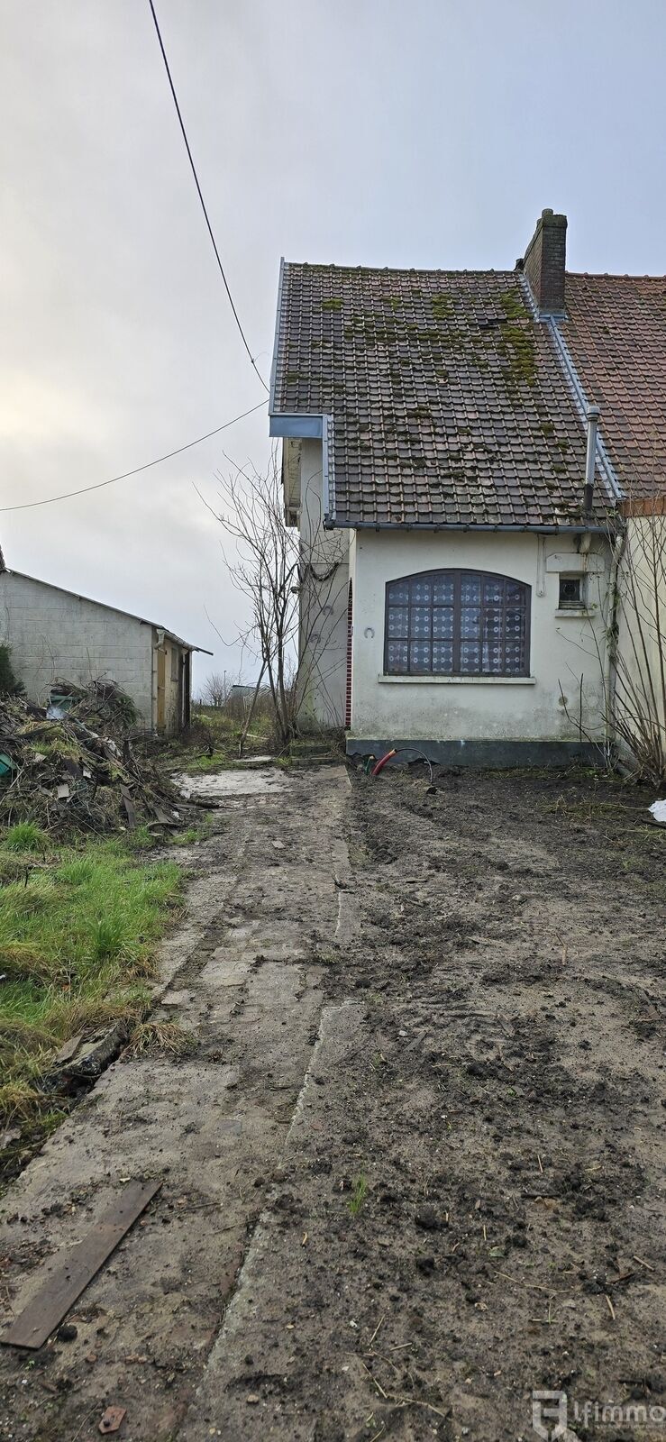 Maison semi mitoyenne  - 20241216 092519