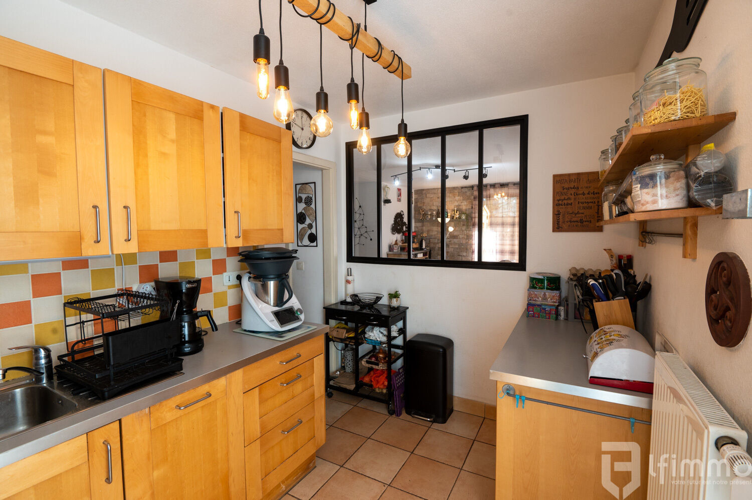 Chaleureux 4 pièces de 82 m² env. en rez-de-jardin - Cuisine