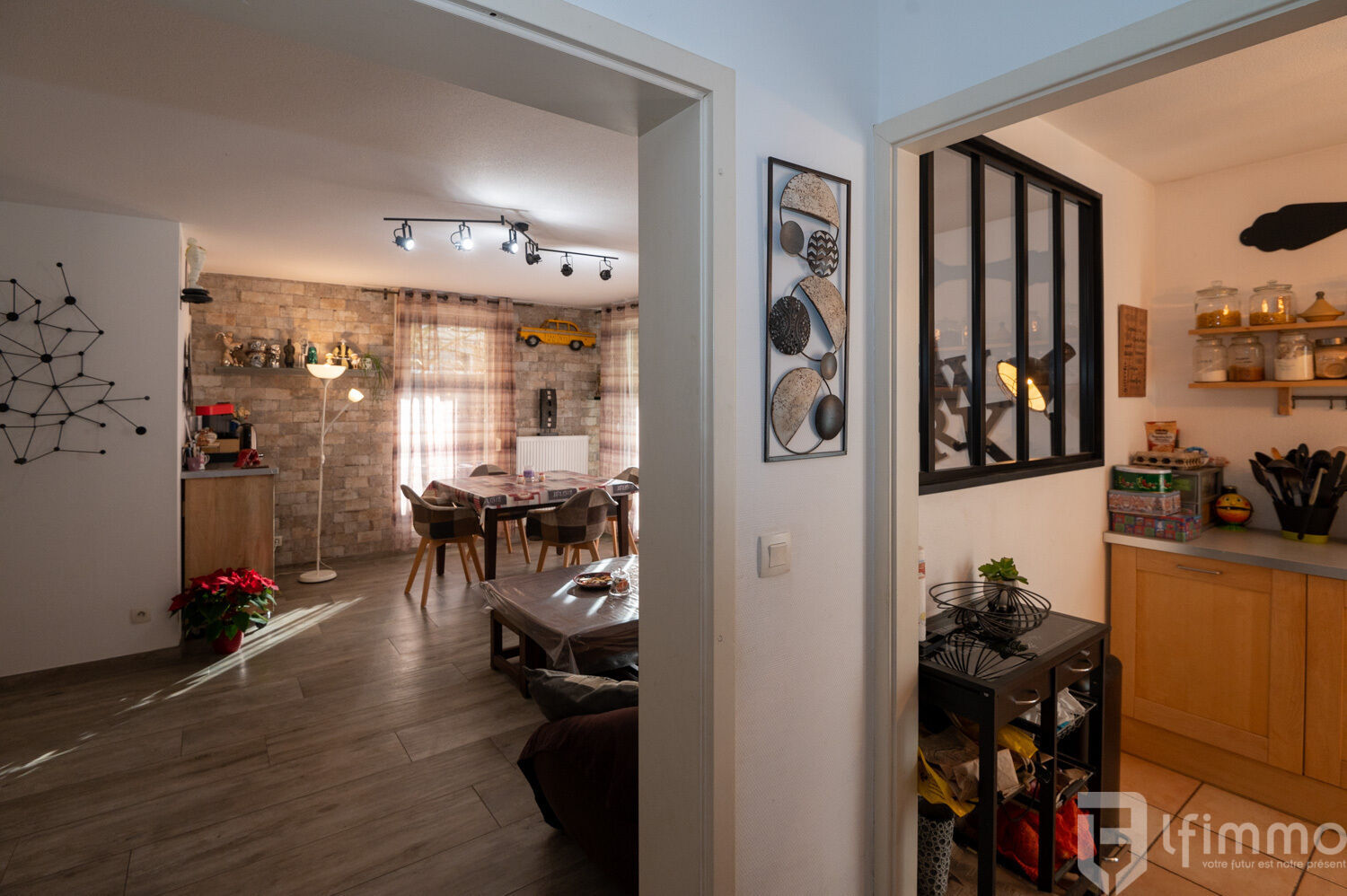 Chaleureux 4 pièces de 82 m² env. en rez-de-jardin - Entrée