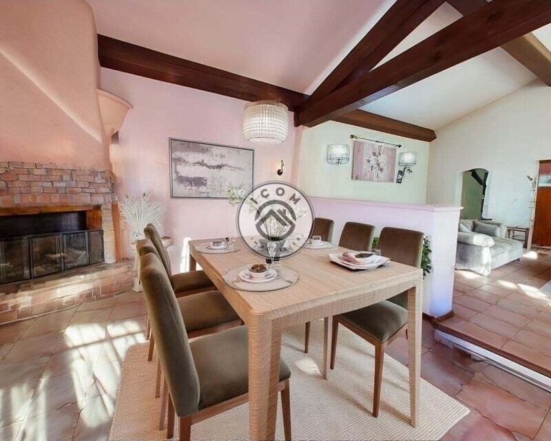 Figari : Maison à rénover avec grand terrain et vue montagne - Projection coin cheminée