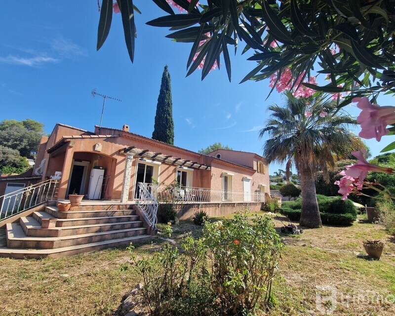 Villa 9 pièces avec piscine et vue rocher de Roquebrune - 20240720 095734