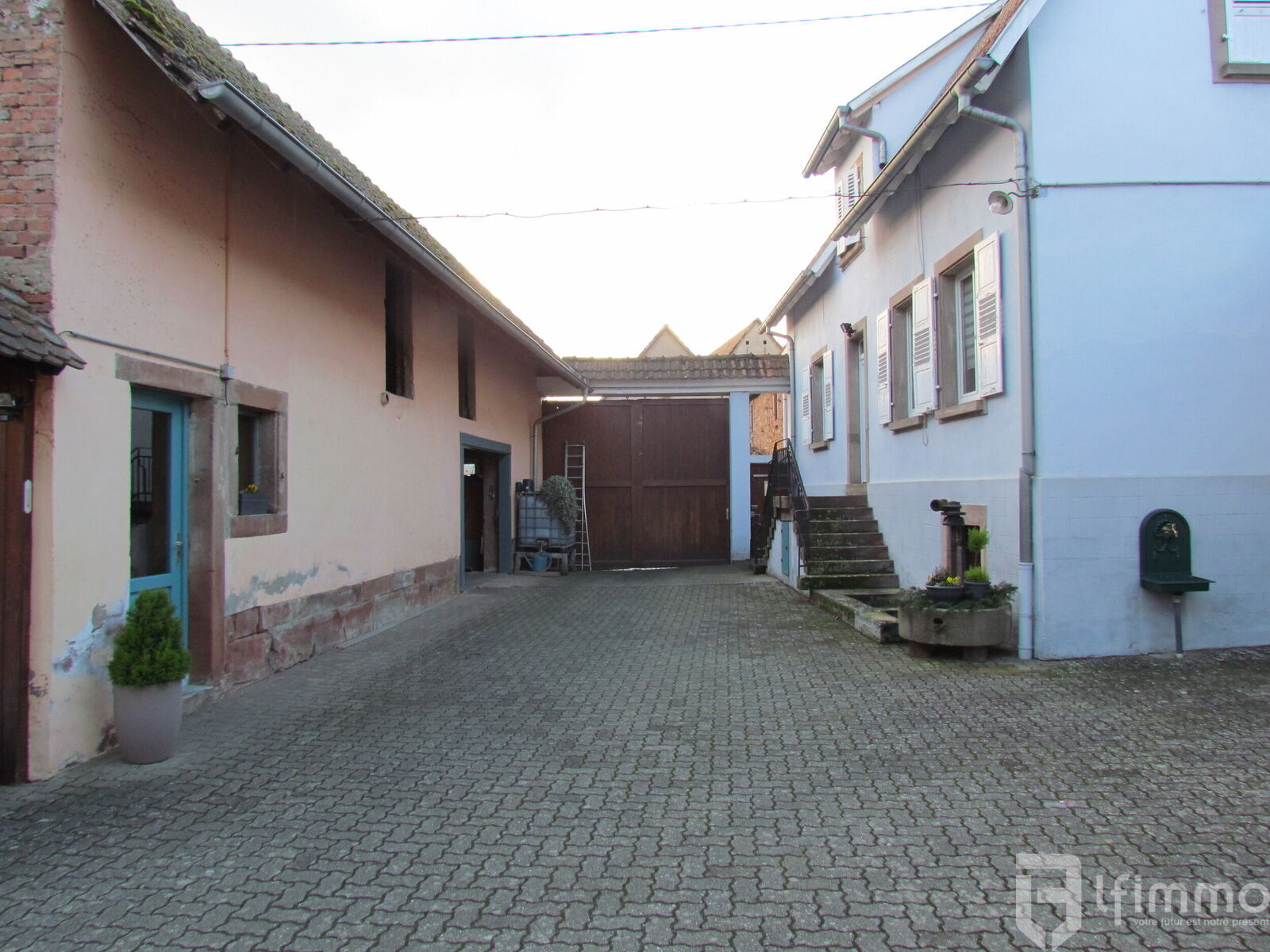 Maison à rénover avec une dépendance  - Img 2642