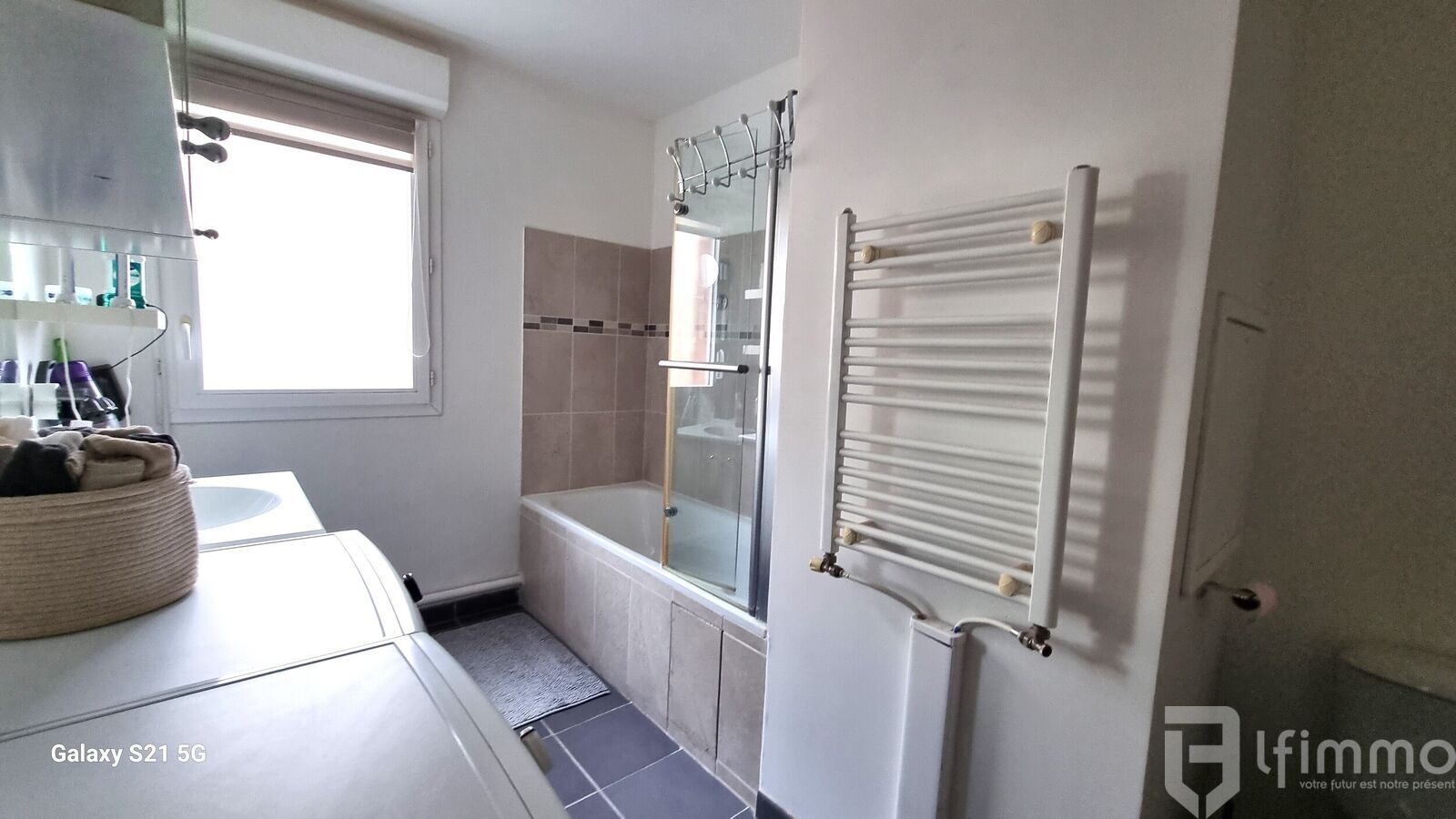 T3 au dernier étage avec balcon  - Salle de bains & Buanderie