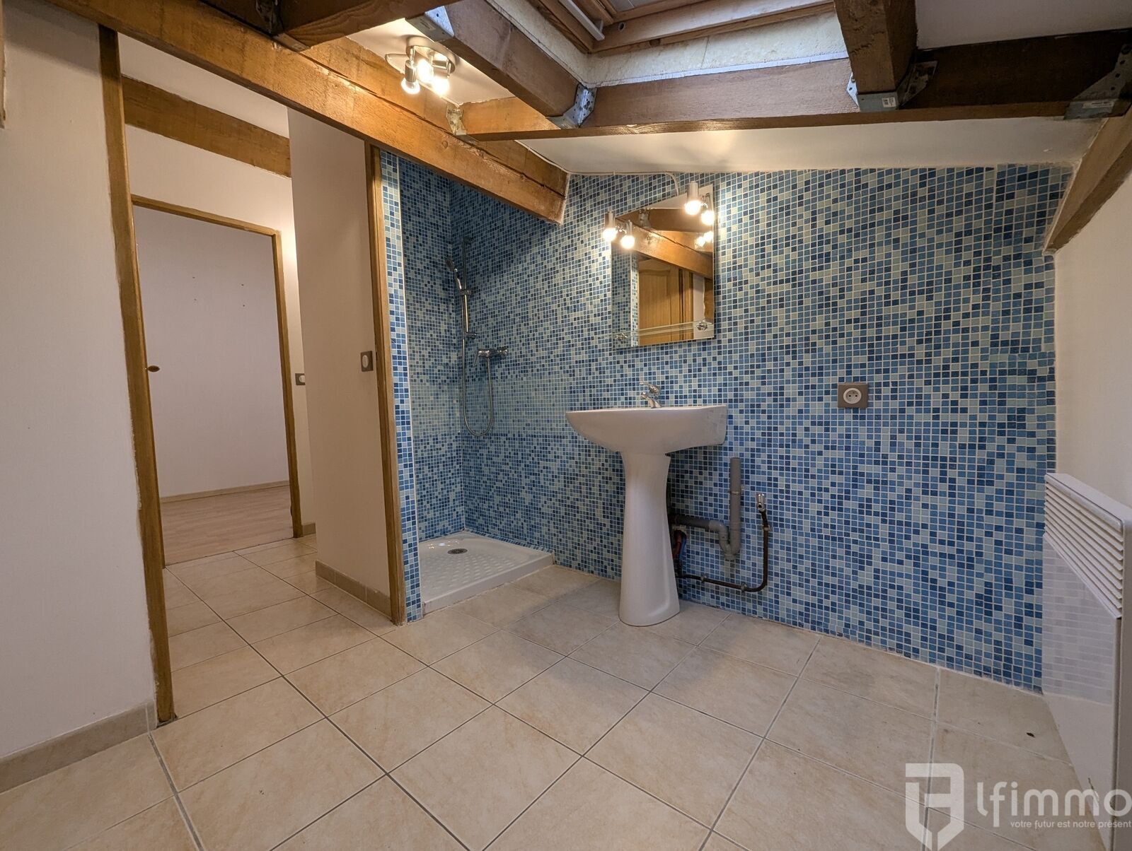 Maison de ville - 184 m² - Saint André de Sangonis - SALLE D'EAU 2EME ETAGE