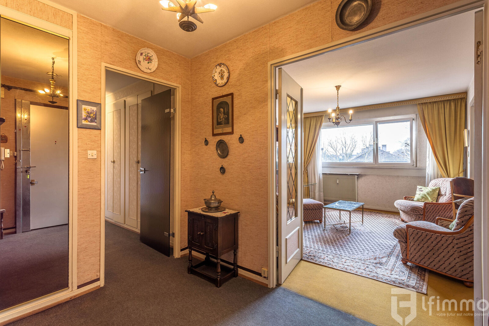 F 6 de 127 m² 4 chambres, balcon, cave, garage, - Residence jardin des roses  6 rue contades  vestibule entree  2