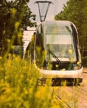 F 6 de 127 m² 4 chambres, balcon, cave, garage, - Le tram file