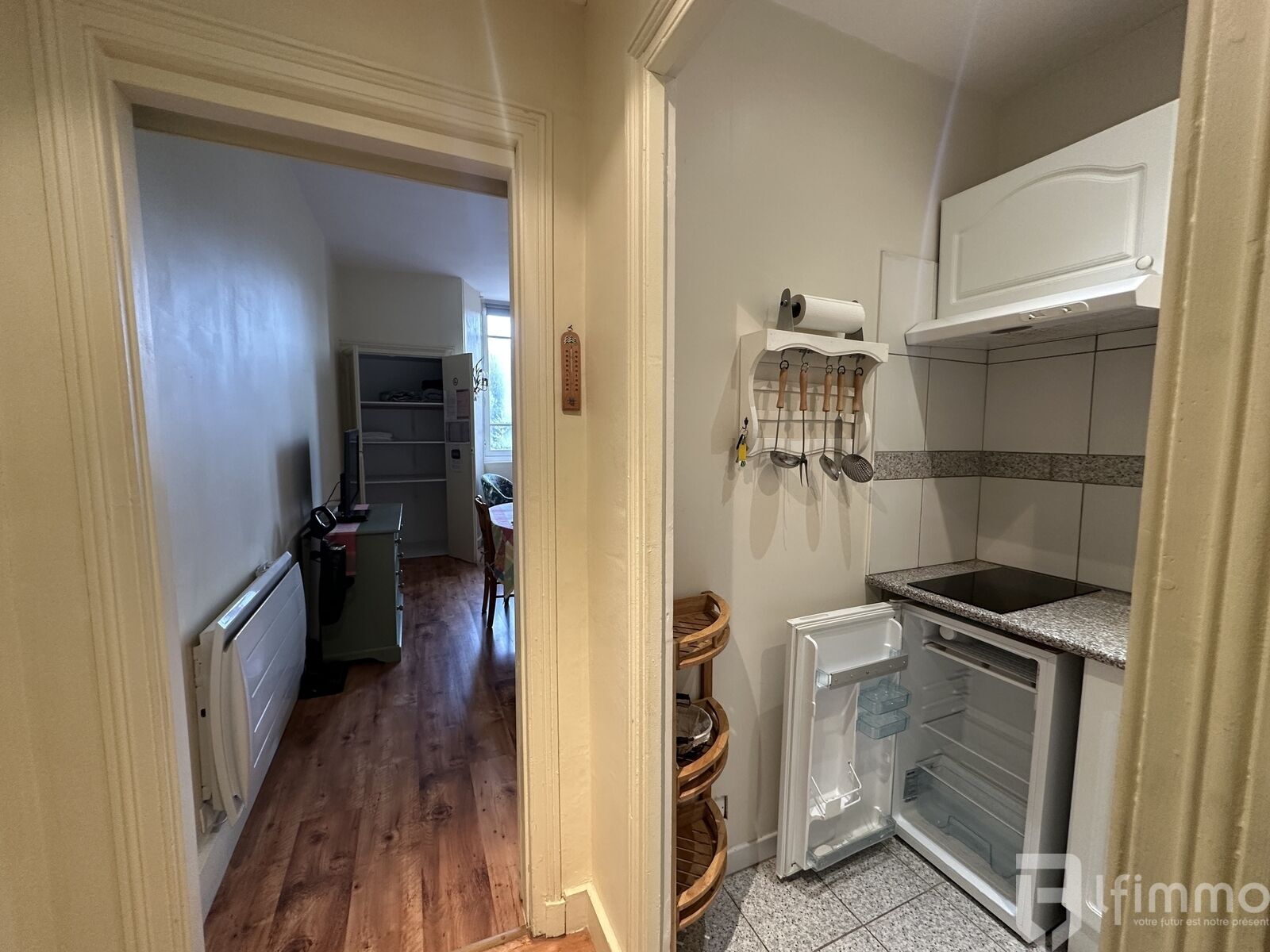 Studio meublé de 34m2 - Img 9217