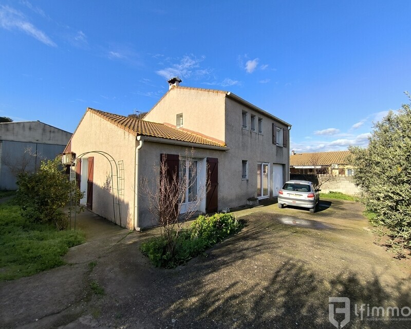 Villa de 107 m2, avec terrain de 964 m2, et Hangar de 120m2 - Maison