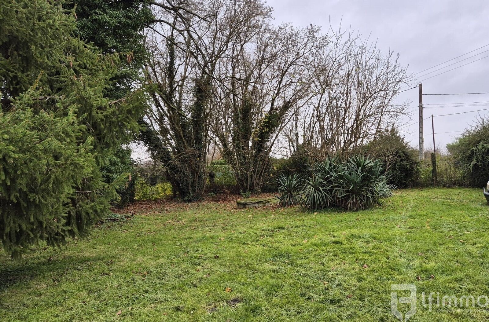 Terrain constructible de 661m² à Beauteuil-Saints - Jardin