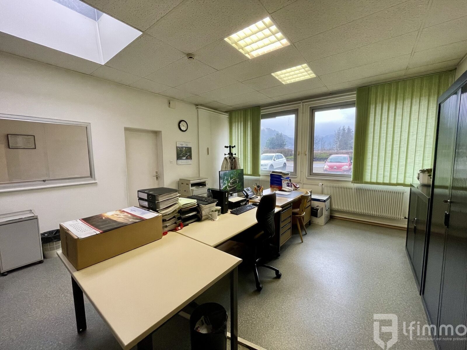 Bâtiment industriel de 1400 m2 sur 257 ares de terrain - Bureau 2