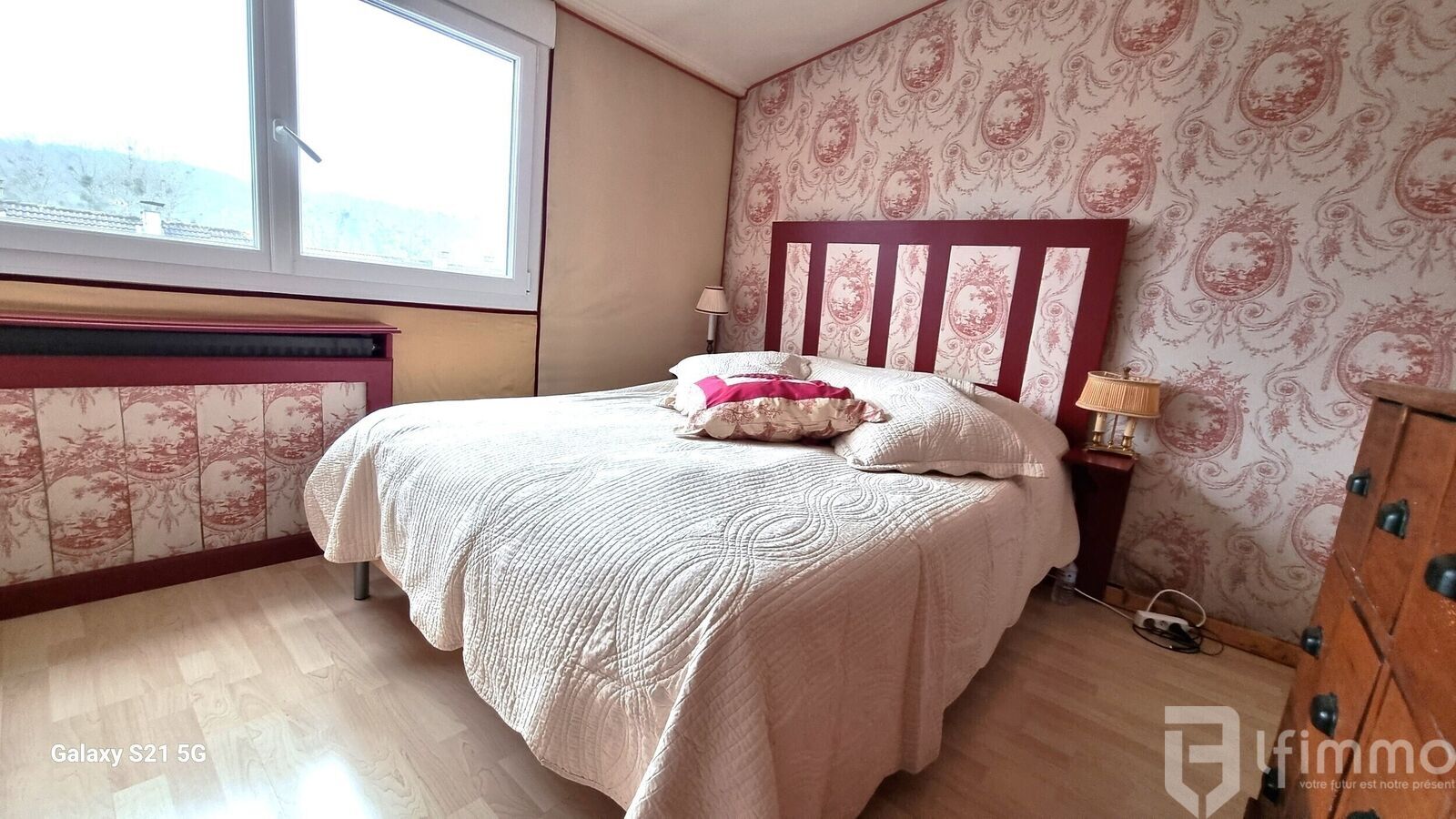 Maison Jumelée à fort potentiel de 96m² avec le garage - Chambre 3 avec dressing